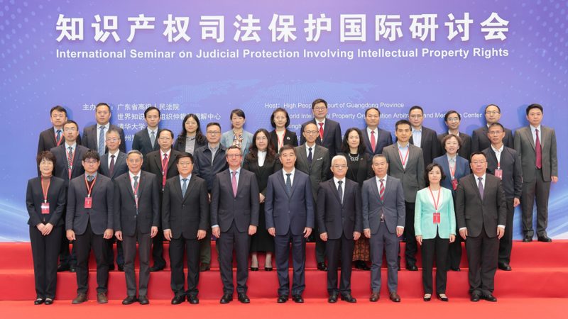 以下是一些上海地区代账公司的收费标准，仅供参考：